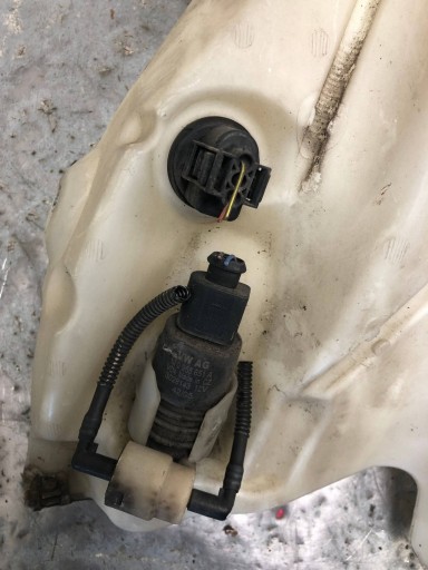 VASCHETTA Serbatoio acqua tergicristalli AUDI A4 B7 8E0955451AR