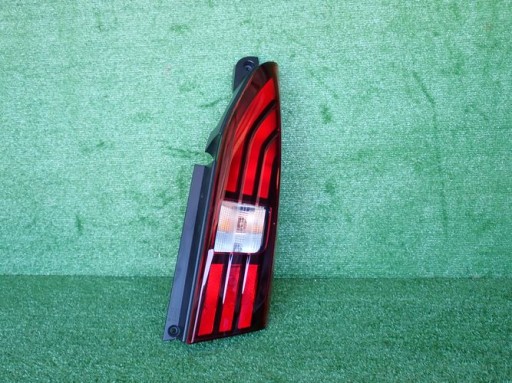 PEUGEOT RIFTER 18- light right rear rear part below klape