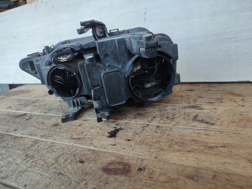 far desna prednja AUDI A4 B8 8K 8K0941004M
