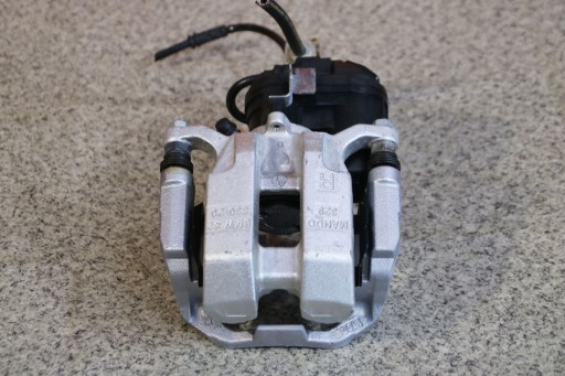 BMW G20 G21 caliper brake right rear part 42/20/330 9 km !!!