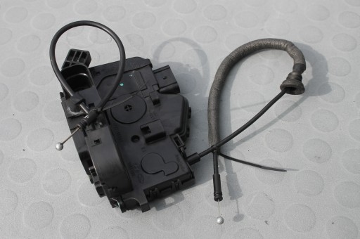 ЗАМОК ДВЕРІ ПРАВИЙ ЗАДНІЙ ЗАДНІЙ 81420-1P020 KIA VENGA