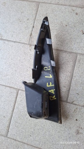 corner under the window left side Renault Rafale 668634331R