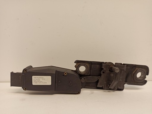 AUDI A6 C7 замок засувки задній 4f9827383h