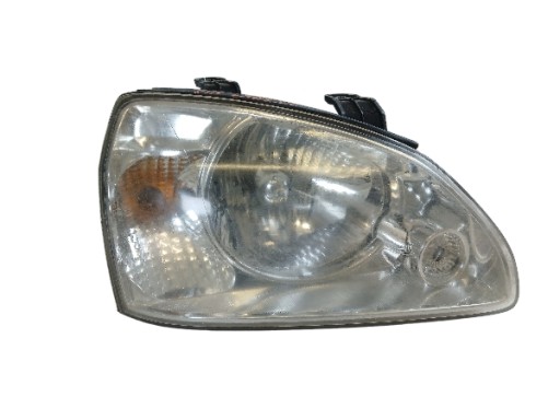 KIA CARENS and light right front