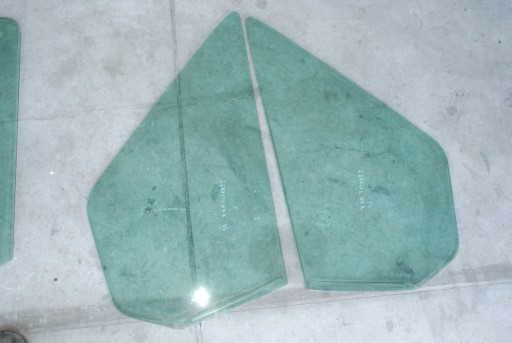 1818987 - Ford Transit MK8 лобове скло L / P переднє трикутне