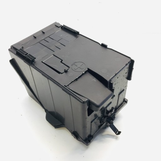 2,0 - КОРПУС АККУМУЛЯТОРА CITROEN DS5 2.0 HDI