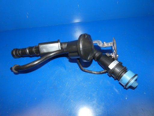 A2054700426 - MERCEDES C Клас W205 наповнювач AdBlue труба пробка