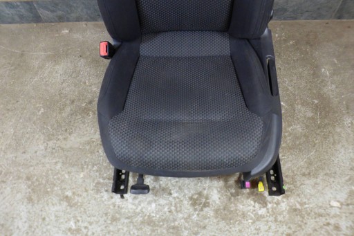 Volkswagen Jetta VI 5C Sitz links podgrzewany Airbag st.BDB EUROPA
