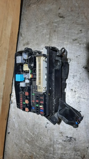 Коробка запобіжників toyota corolla e15 1.4 d4d