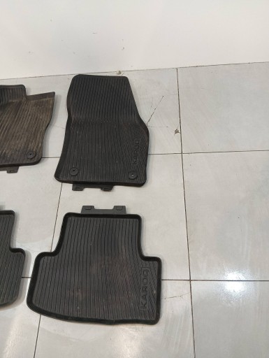 Tapis Avant Arrière KOMPLET en caoutchouc 57A061512A Skoda Karoq et (2017-)