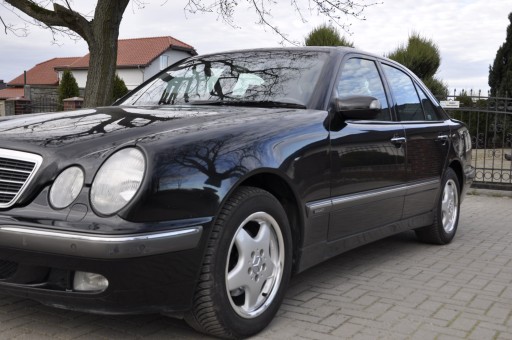 Mercedes Klasa E W210 Sedan 2.0 136KM 2001