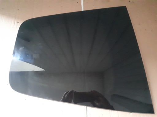 ET76-A29750-A - Кузовне скло праворуч courier