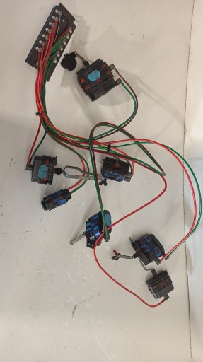 Двигатели с разделителем обогревателя MERCEDES W208