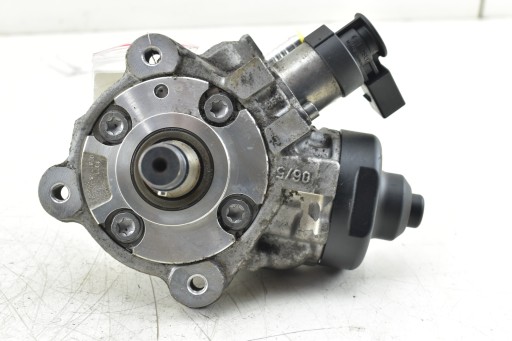 injection pump VW PASSAT B7 AUDI A4 B8 A5 8T 2.0 TDI 03L130755 0445010507