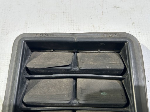 grid wentylacyjna rear part rear left right Jeep Grand Cherokee 2011r