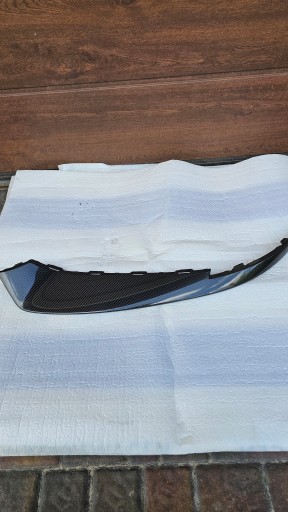 Porsche taycan 9j1 бампер спойлер карбонова смужка 9j1807819b