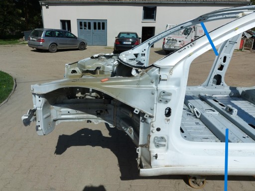 Tesla Model 3 III Štvrťka ľavá predok predná