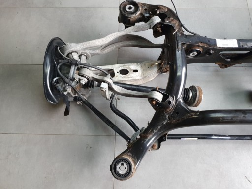 Audi Q7 4M sider sususpension rear part SKRETNE axis 7L0500041