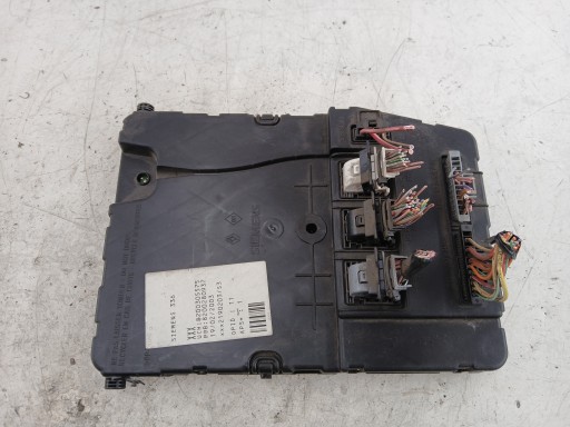 RENAULT MEGANE II compartment of fuses module UCH 8200305575