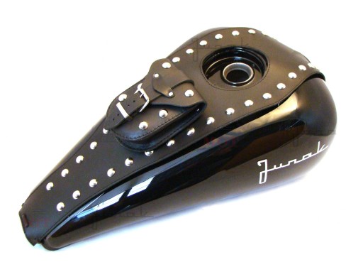 T79024 - JUNAK M16 ремень галстук декоративный для топливного бака