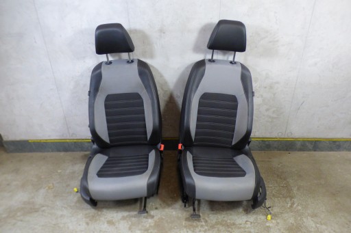 Sitz Halbleder links rechts Fahrer des Beifahrers EUROPA VW JETTA 6 VI 5C