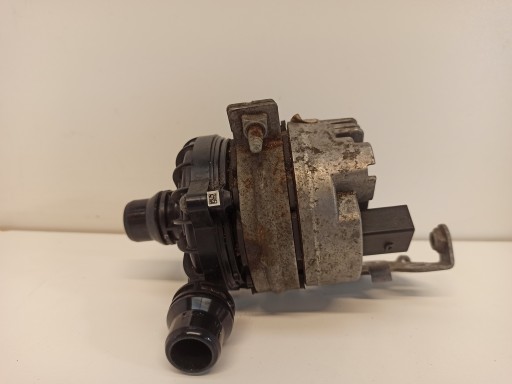 MERCEDES W205 водяной насос A0005003000