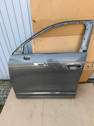 Audi q3 83a спереди левой дверь влево спереди