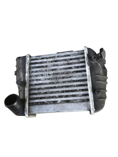 INTERCOOLER links AUDI A4 B7 8E0145805AD