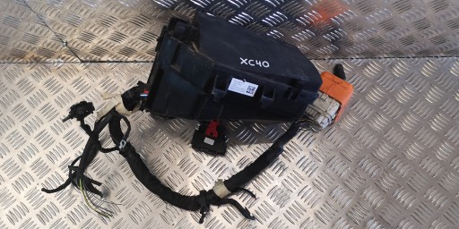 БЛОК ПРЕДОХРАНИТЕЛЕЙ VOLVO XC40 32331863