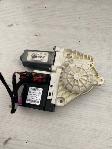 1P0837402A mini motor windows right front SEAT LEON II