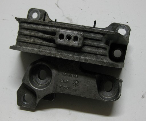 RENAULT MASTER III LIFT holder engine mount 112108180R