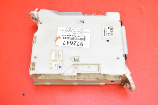 Module fusibles 82730-53050 LEXUS IS220 XE20 2.2D 177 KM 05-10