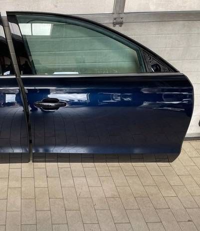 door front front side right Audi A8 S8 D4 4H