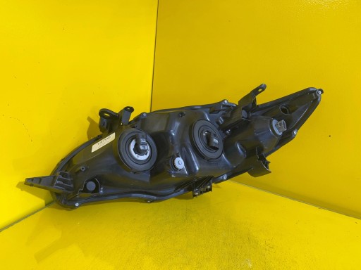 light right TOYOTA CAMRY ZWYKLA CIEMNA