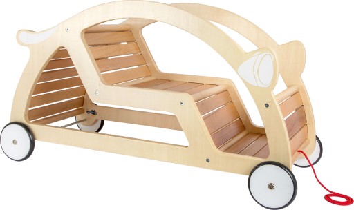 Катання на гойдалці з натурального дерева