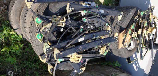 lift of the lowering windows mechanism left front driver´s AUDI A4 B8 8K OE