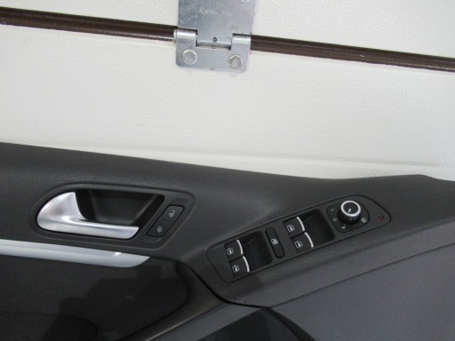 VW TIGUAN and 5N side door left front 5N0867011