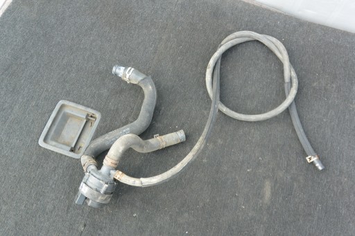 PUMPA DODATNA CRIJEVO VODE MERCEDES 6.3 AMG W212