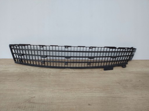 RENAULT CLIO 3 III 05-09 ROK untere Lüftungsgitter der Stoßstange mitte K142/015