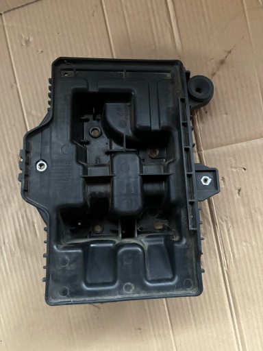 Основание аккумулятора Kia SPORTAGE IV, Tuscon II OE 37150-D3000