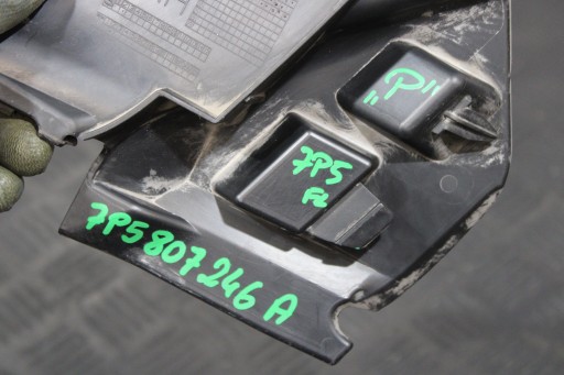 kryt RYNNA pravá 7P5807246A PORSCHE CAYENNE II 2 7P5 LIFT