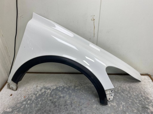 VOLVO C30 LIFT R-design complete fender right front front white