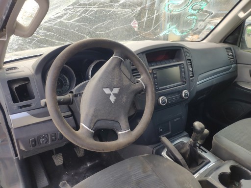 MITSUBISHI PAJERO 4 IV airbags dashboard console