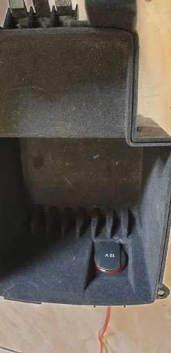 passenger compartment TUNELU SRODKOWEGO PODLOKIETNIKA adapter ZAPALNICZKI 12V AUDI Q5 8R