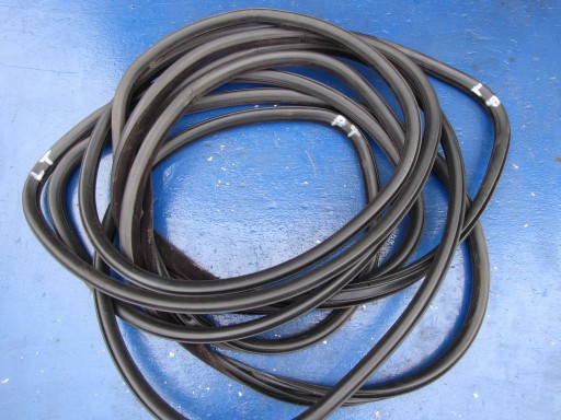 VOLVO S60 V60 II - moulding gasket door front LH RH