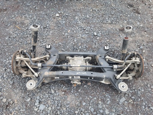 2053505200 - MERCEDES C-Class W205 задній міст промінь 2.2 CDI