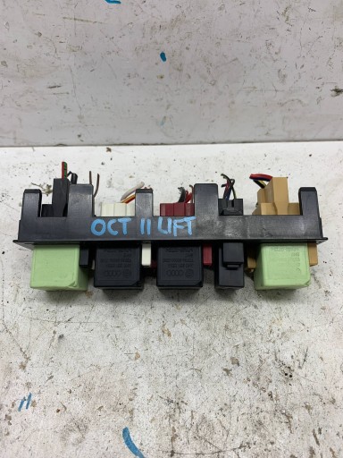 Module fusibles 7N0937503A SKODA OCTAVIA II LIFT 1.6 TDI (08-13)