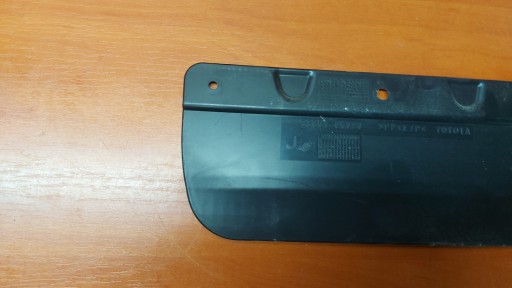 mudguard flap right front TOYOTA HILUX VIII 16