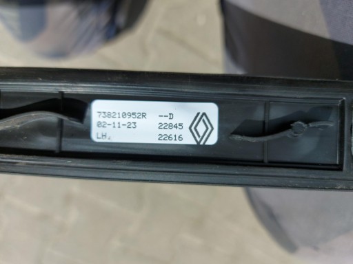 RENAULT AUSTRAL E Barres de toit longitudinales Toit 738210952R