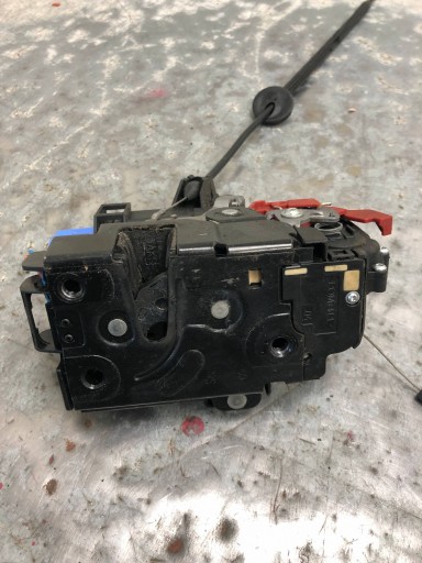 zámok dvere pravý predok VW GOLF VI KOMBI 3D1837016AC